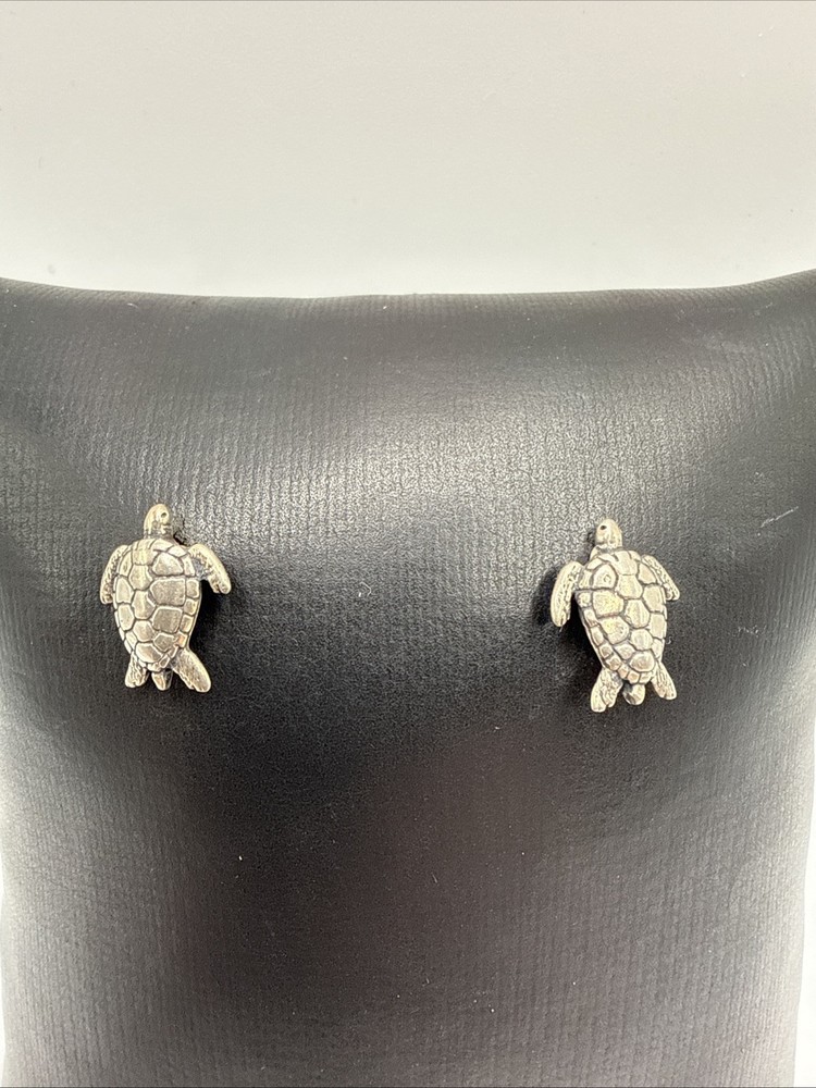 Vtg Dainty 925 Sterling Sea Turtle Earrings.intricate Details. 1.5 Grams. Hallmk