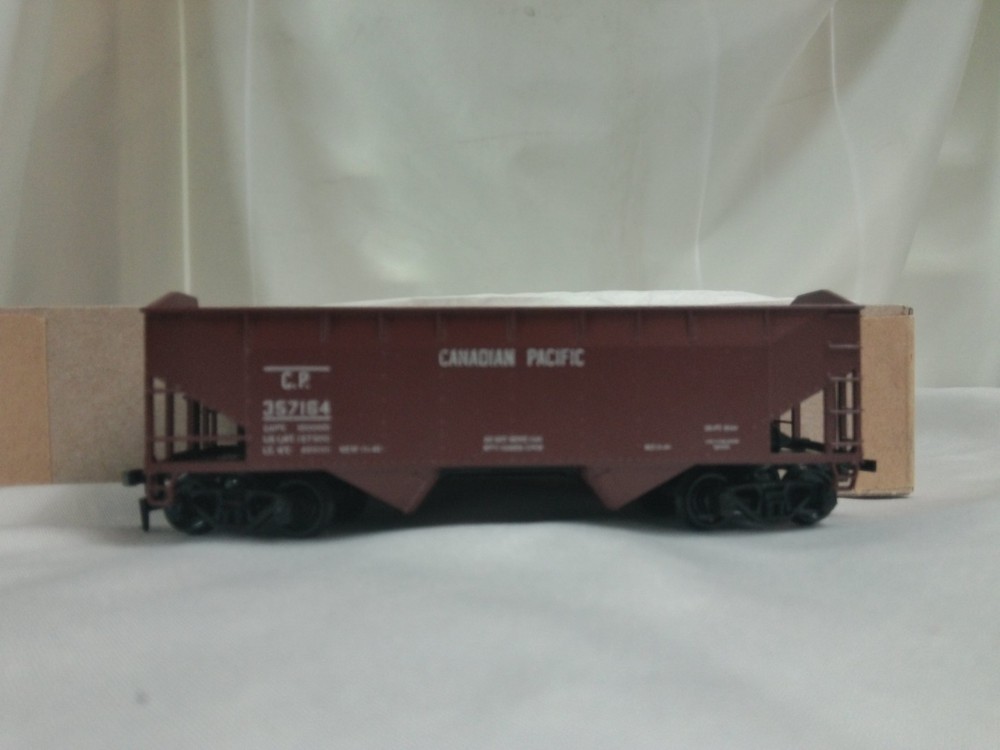 Roundhouse 357164 - HO Scale Gondola Car Canadian Pacific CP