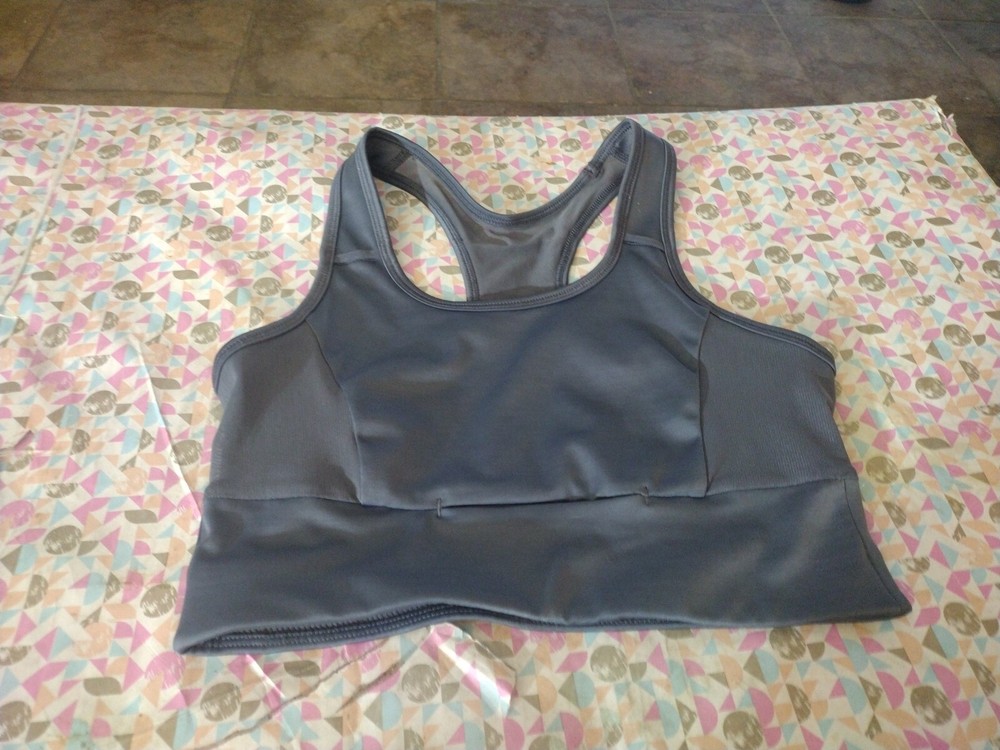 Women's Avia Brand Sports Bra Size Small 4-6 Wire free.