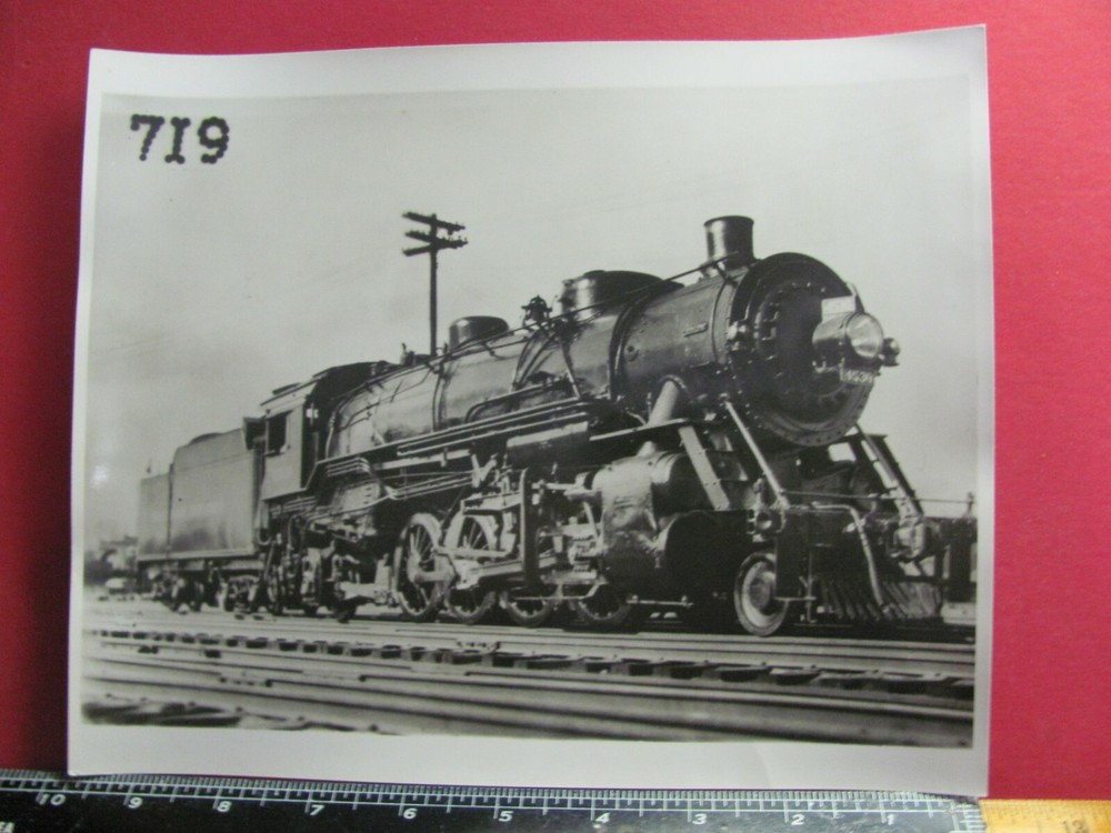 BALTIMORE & OHIO RAILROAD 2-8-2 LOCOMOTIVE #4530 B&W 8x10 PHOTO B&O RR HISTORY