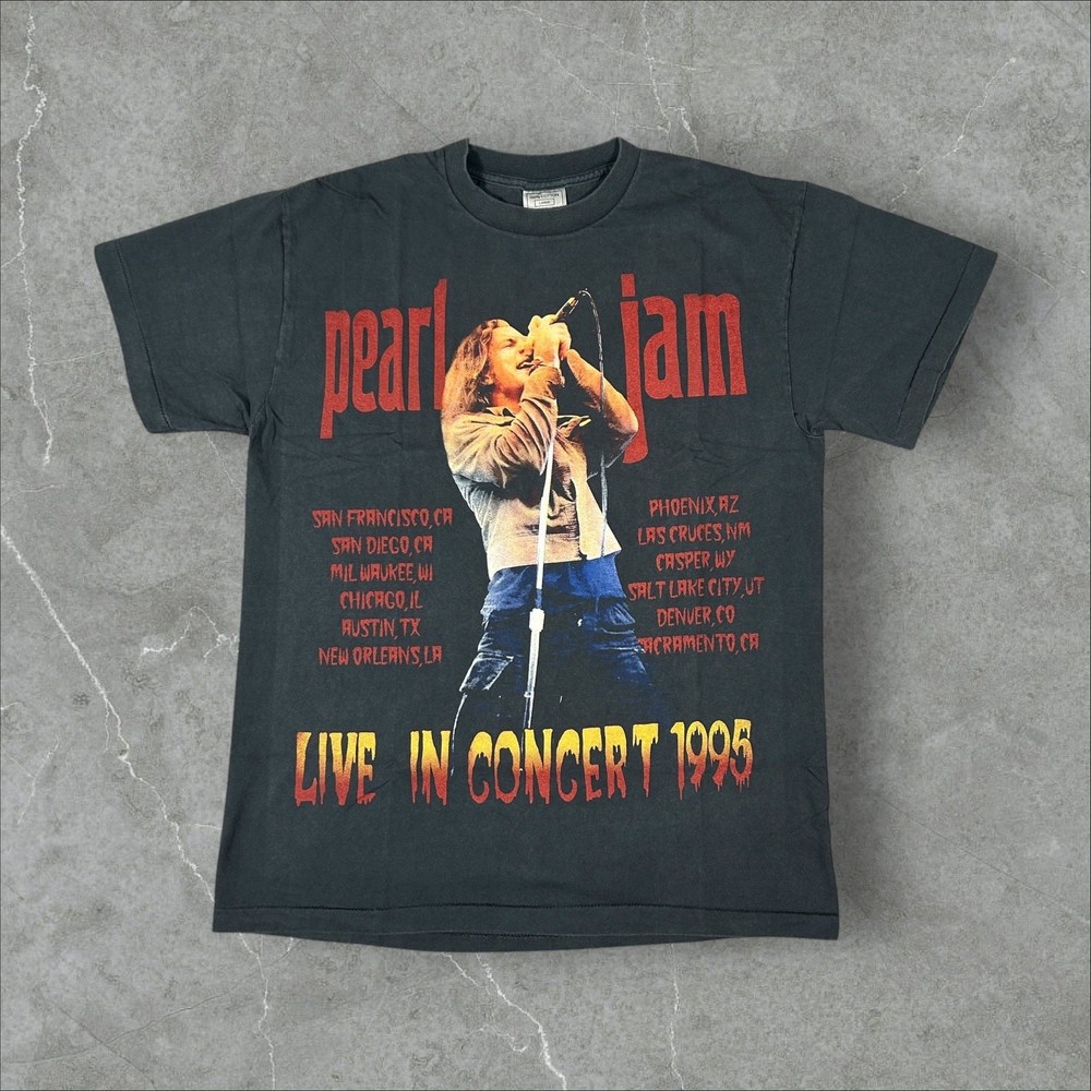 Vintage Pearl Jam 1995 World Tour Size Large Single Stitch Reprint Band T-Shirt
