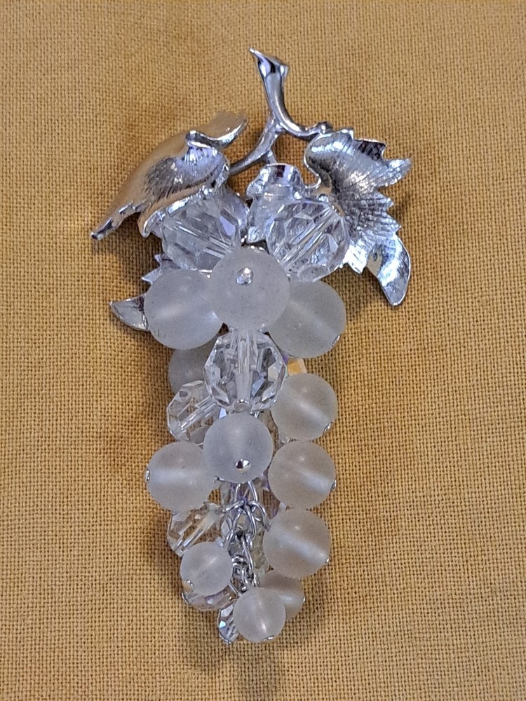 VTG Silvertone Grape Cluster Frosted & Clear AB Balls Articulated Brooch