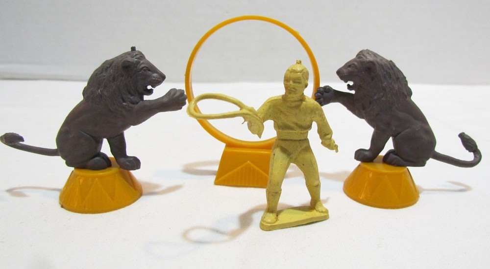 MARX 1950's SUPER CIRCUS PLAYSET PERFORMING LIONS LION TAMER HOOP & STANDS VTG