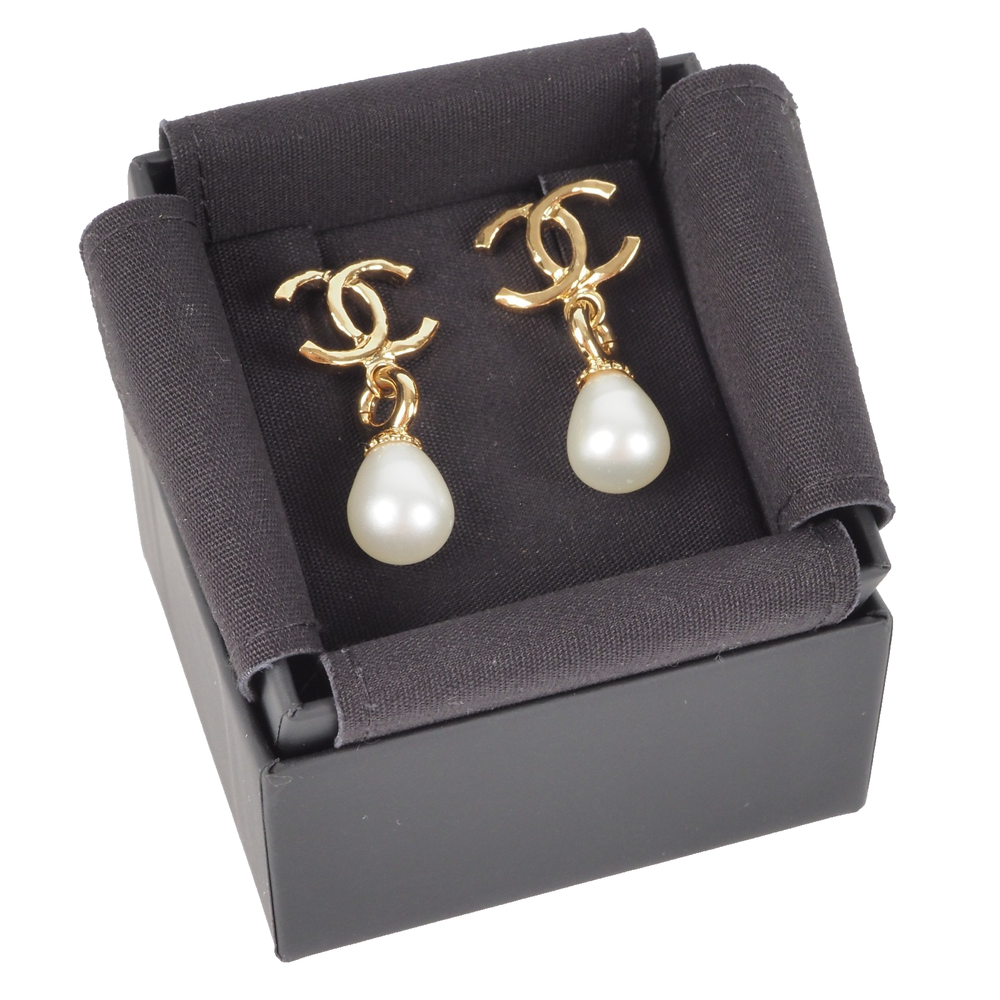 CHANEL A23 Pearl Drop CC Earrings Luxury Fashion Jewelry 790 EUR