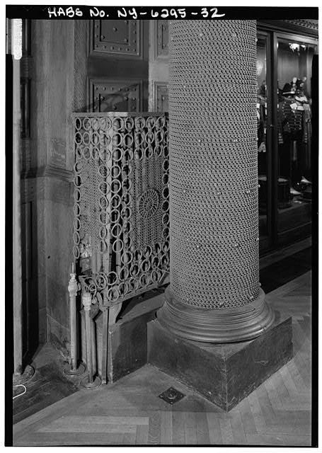 Photo:Veterans Tiffany Room Chain Mail Column Detail 1900s Interior