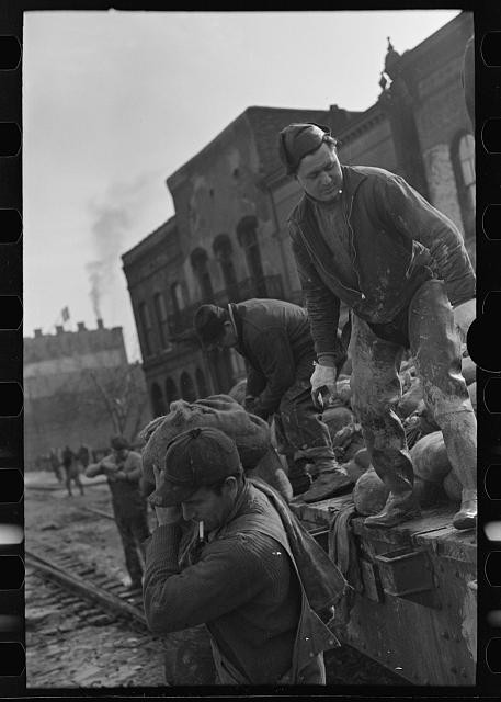 Photo:Birds Point Missouri 1937 levee flood workers men photo
