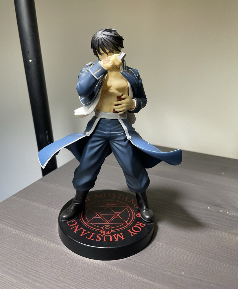 Roy Mustang Fullmetal Alchemist Figure Statue with Display Base (Red Circle)