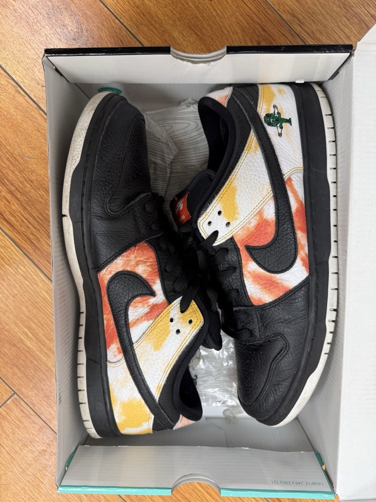 Used Size 13 Nike SB Ray Gun Tie Die Black Skating Shoes With Original Box