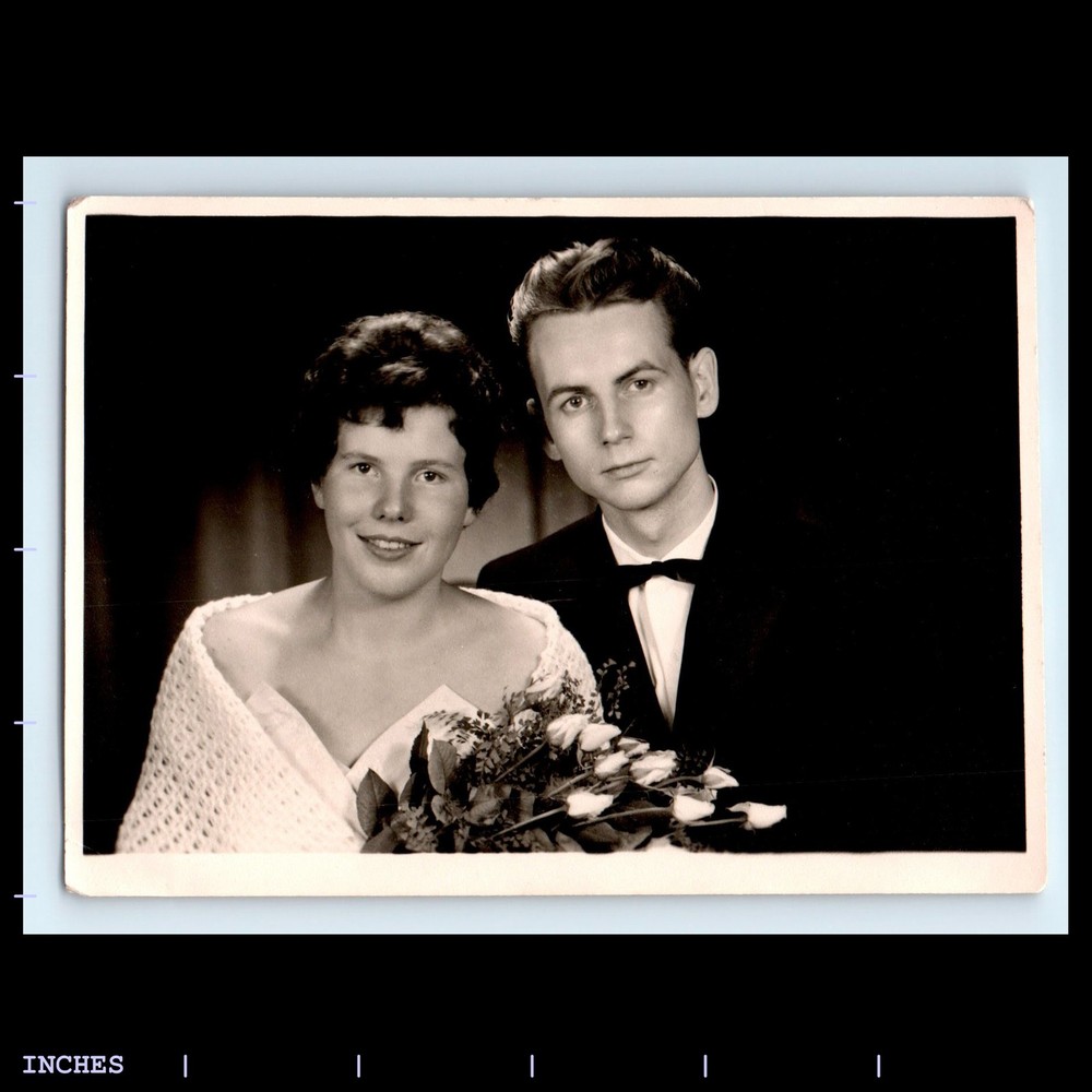 Old Vintage Photo MAN WOMAN COUPLE CANDID PORTRAIT