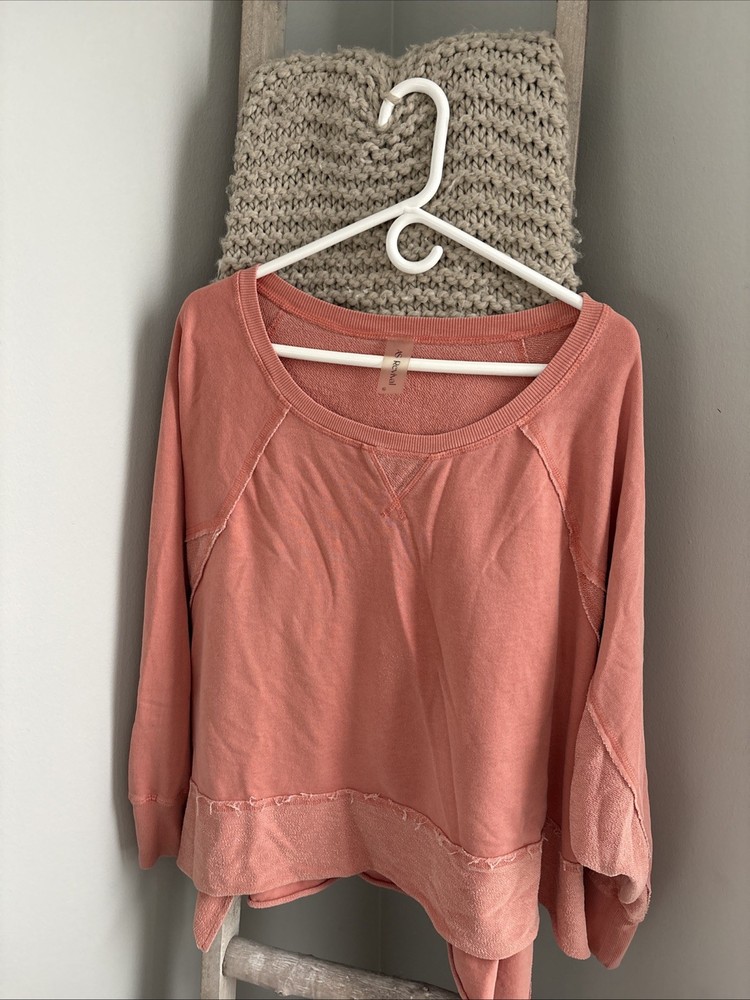 As Revival Altar’d State  Women’s XL Sweatshirt Coral
