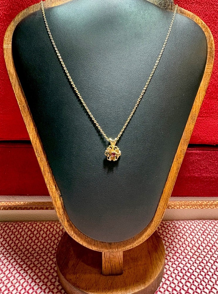Amco Flower Pendant 14 Karat Gold 18 Necklace Vintage Jewelry