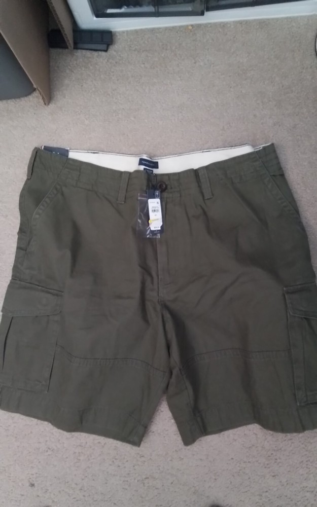Tommy Hilfiger Men's Green Cotton Cargo Shorts Size 42x9
