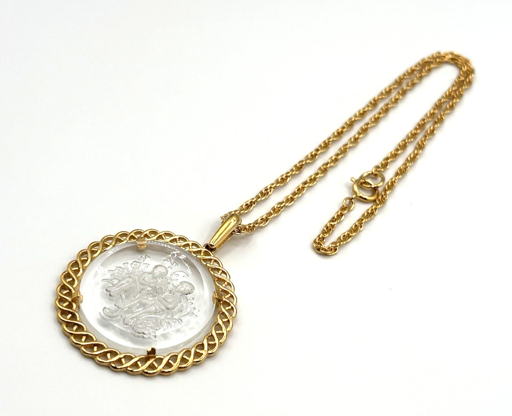 Vintage Crown Trifari Gemini Zodiac Intaglio Pendant Gold Tone Pendant Necklace