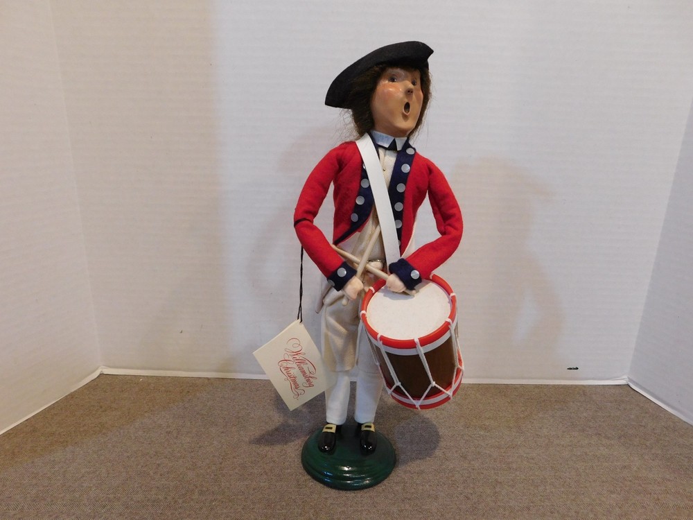 Byers Choice 1999 Colonial Williamsburg Drummer