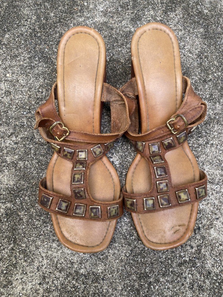 Vintage Leather Women's Tortoise Square Studded Buckle Sandals Size 8