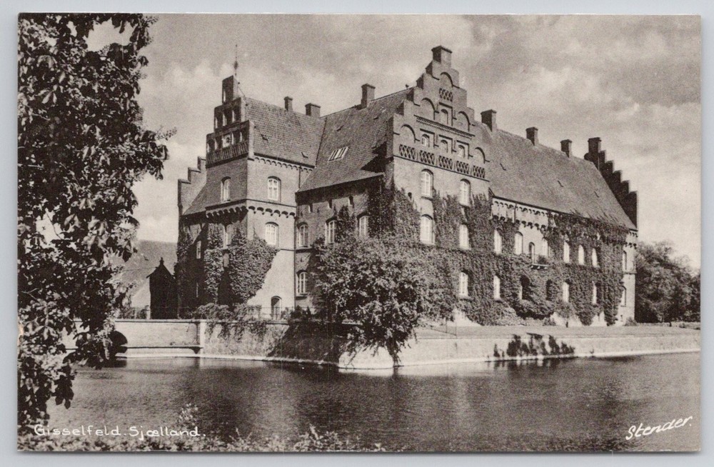 Gisselfeld Kloster Castle Moat Denmark Vintage Postcard Stender Sjælland