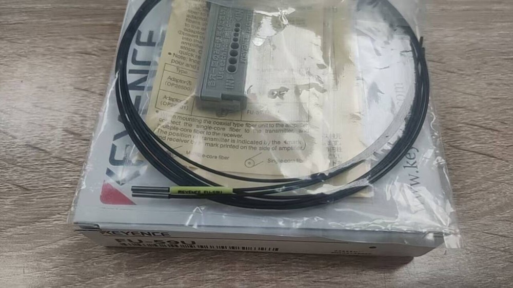 KEYENCE FU-59U Digital Fiber Optic Sensor FU59U NEW In Box Quality assurance