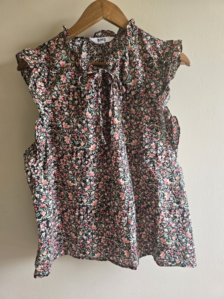 Women's BB Dakota Steve Madden Sleeveless Multicolor Floral Ruffled Sz XL