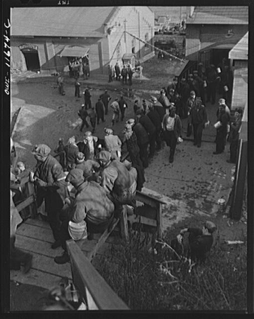Photo:Montour No. 4 Mine Pittsburgh Coal Pennsylvania 1930s Miners Line