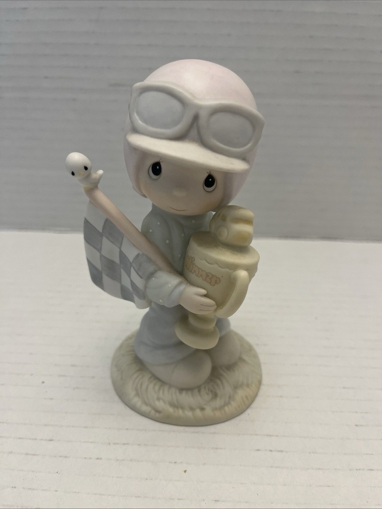Precious Moments 1984 Members Only Trust in the Lord PM842 Figurine