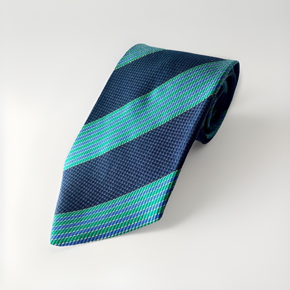 Paul Stuart Jacquard Design Striped Pattern Silk Neck Tie Made In USA 58 x 3.5
