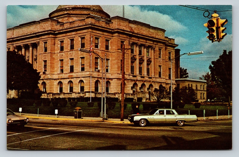 Clinton County Court House Wilmington Ohio VINTAGE Postcard