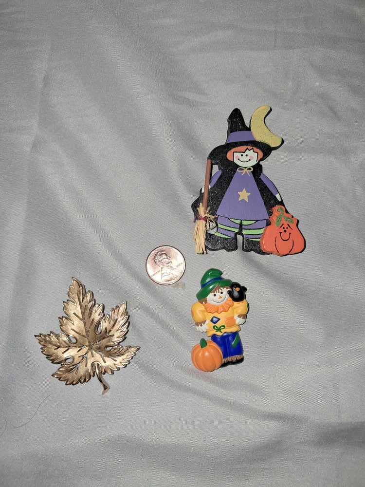 CLASSIC PIN BROOCH HALLOWEEN WITCH PUMPKIN LEAF, AUTUMN