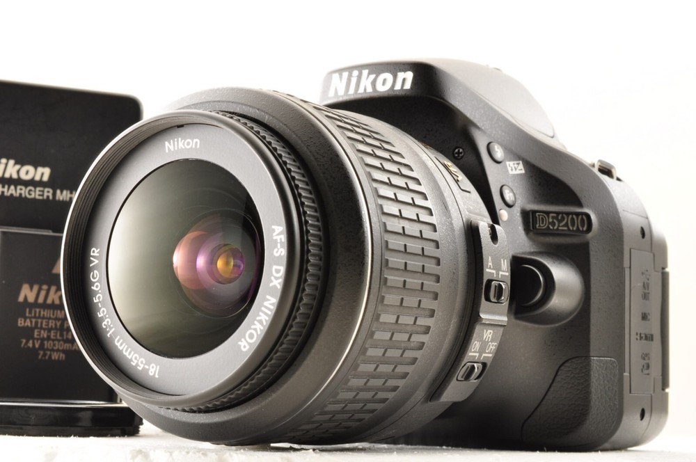 Nikon D5200 Black Digital Camera SC1430 w/AF-S 18-55mm F/3.5-5.6 G VR Mint #3256