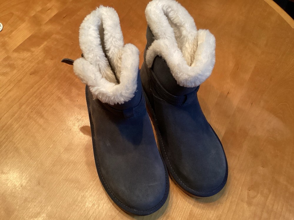 Koolaburra by UGG boots Size 5