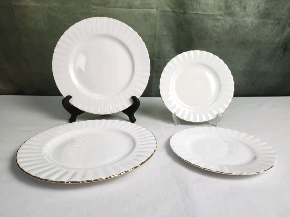 Royal Albert Val D’Or Bone China England 4pc Plate Set Salad Bread Gold Trim...