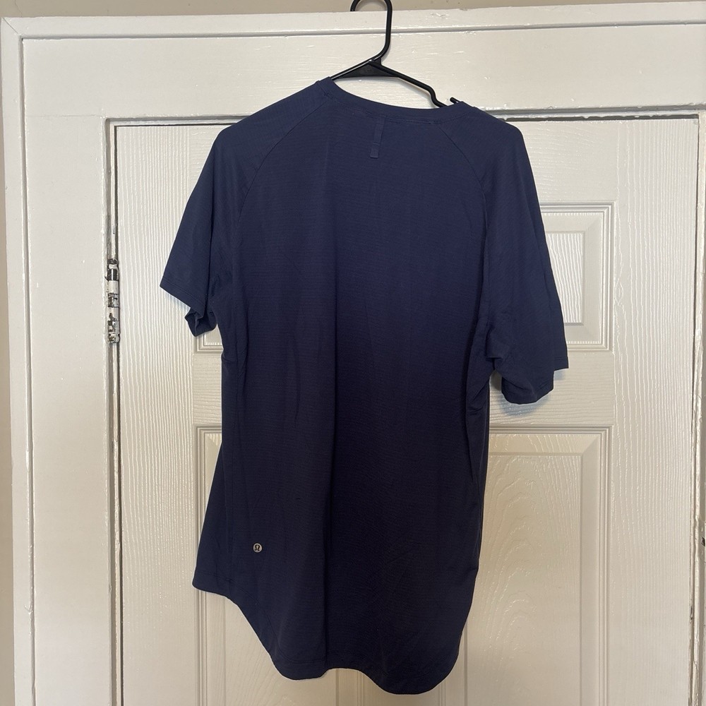 Lululemon Men's Navy Short Sleeve License To Train T Shirt Large