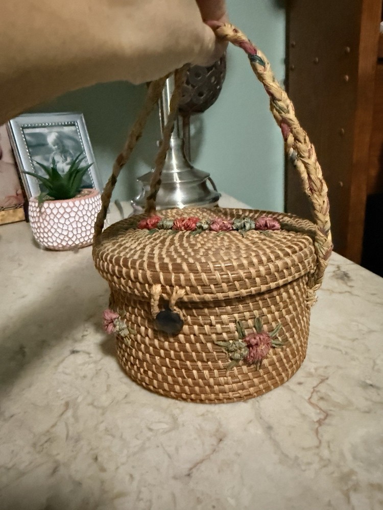Vintage Woven Straw Purse Darling Excellent