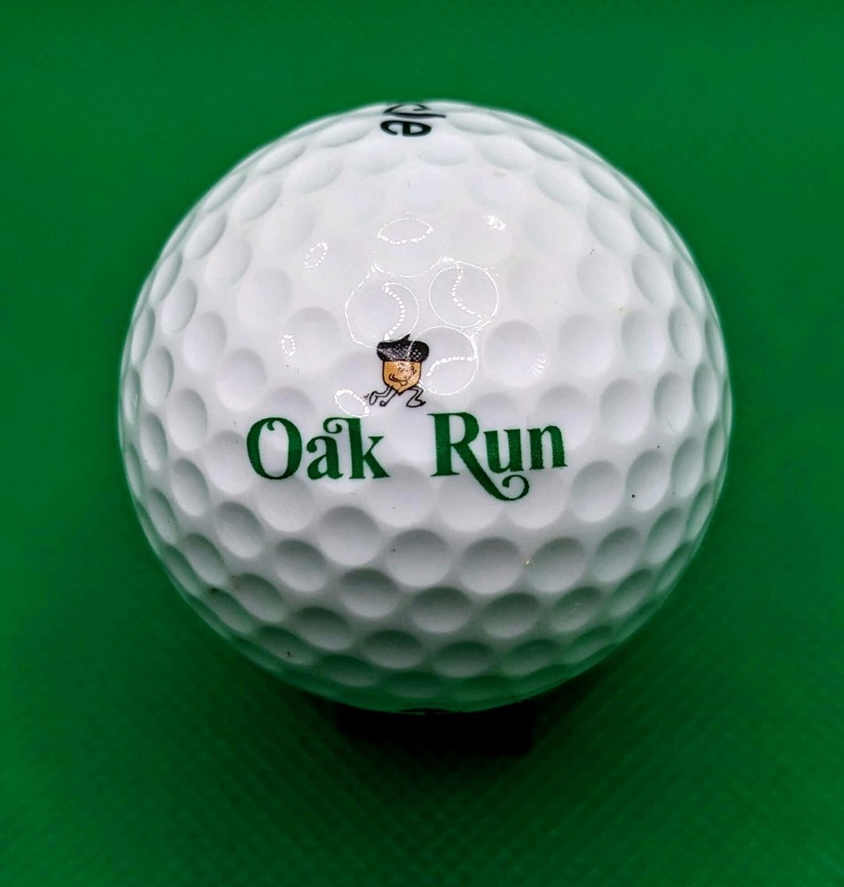 Vintage Oak Run Golf Club logo golf ball