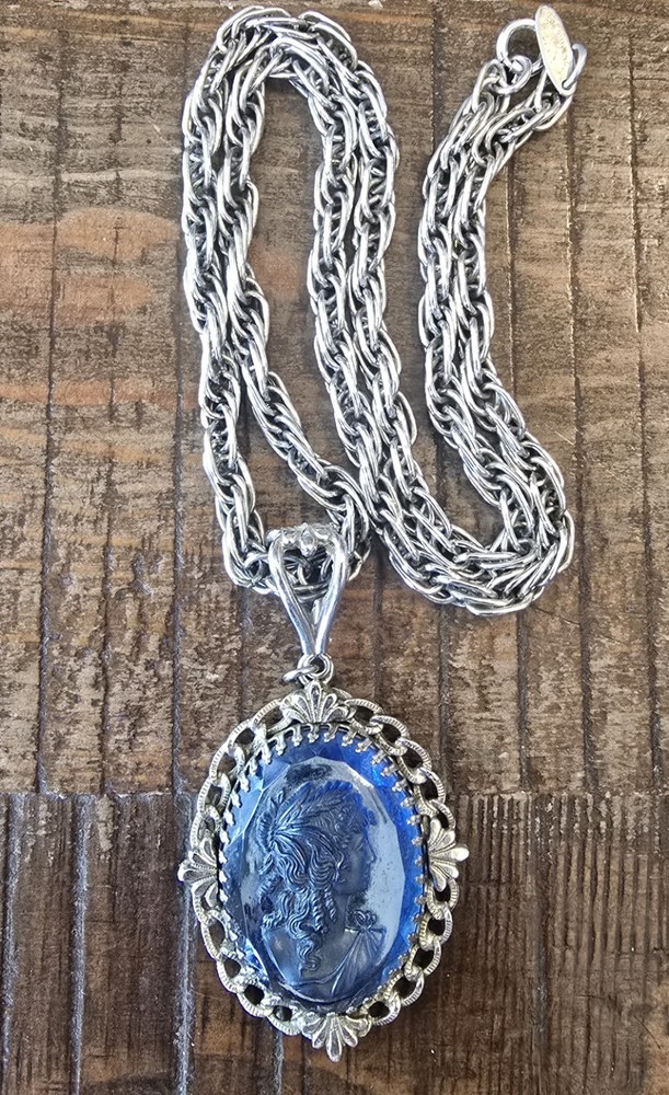 Vintage Signed Whiting And Davis Blue Cameo Silver Tone Necklace