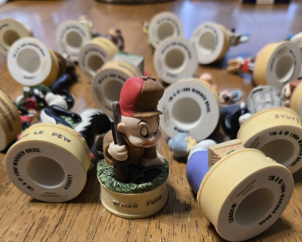 Lenox Looney Tunes Porcelain Handcrafted Thimble Figurine Collection 1998 Bugs