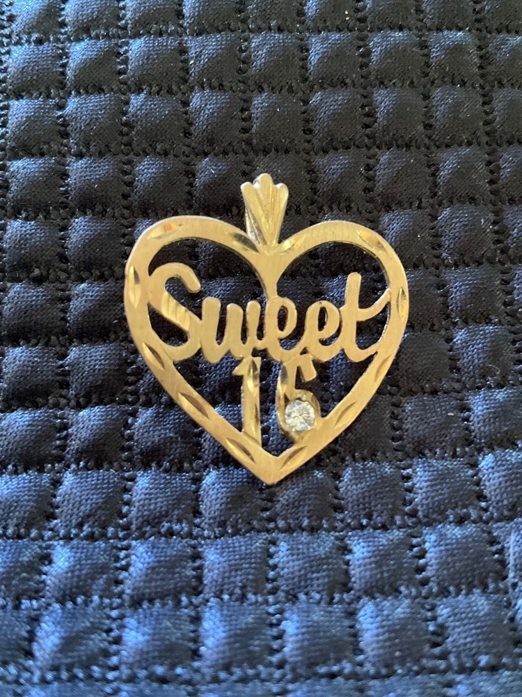 Vintage 14K Yellow Gold Sweet 16 Birthday Open Heart Small Charm Pendant