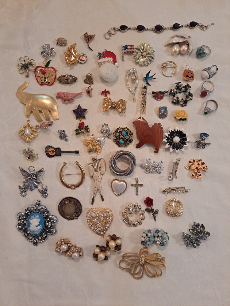 Lot of VTG Brooches Pins Rings Earrings Bracelet Gold/Silvetone 60+ Pieces