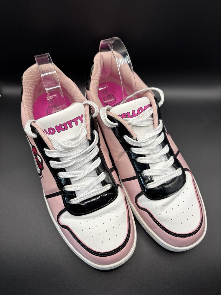 Hello Kitty Pink Patent Leather Sneakers Women’s Size 10 Low Top Shoes LaceUp
