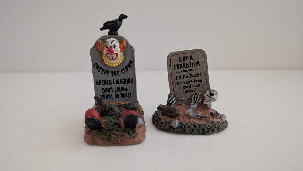 Lemax Spooky Town Crazy Headstones Creepy Clown Juggler Tombstones