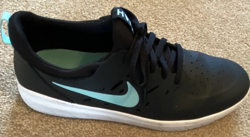 Nike SB Nyjah Free Men's Skateboarding Size 9 Black Tropical Twist