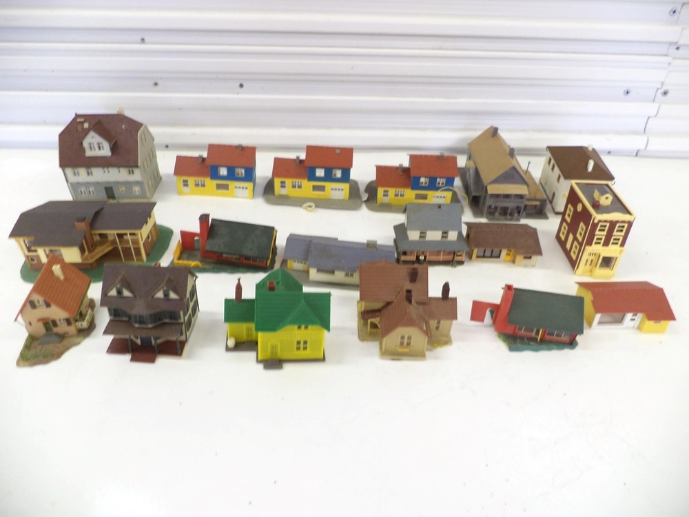 Faller/others N-Scale Buildings, built (lot mrq67)