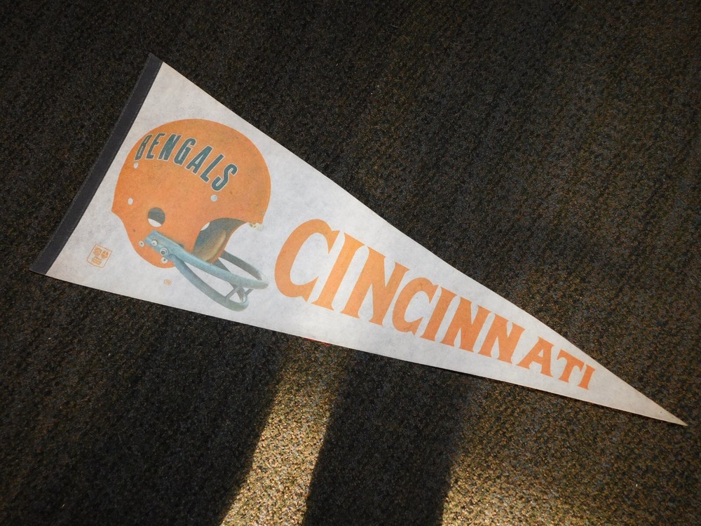 VINTAGE  PENNANT 29 1/2