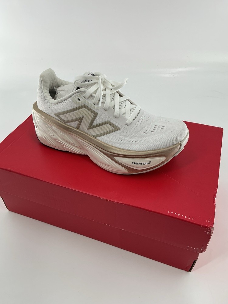 New Balance Women's Fresh Foam X More v5 running shoe in white Size 5