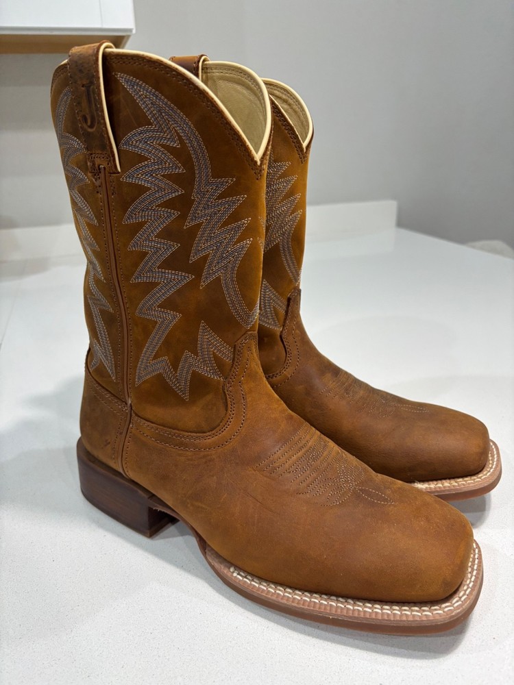 Men's Justin Boots Size 11EE - FN7112 Style in Brown