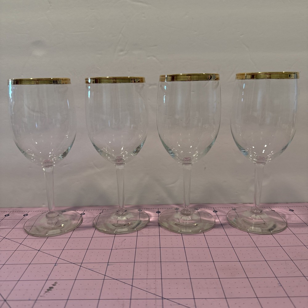 Vtg Set of 4 Stemmed Wine Goblets - 7” - Gold Rim - Clear Glass - Circa 1980s
