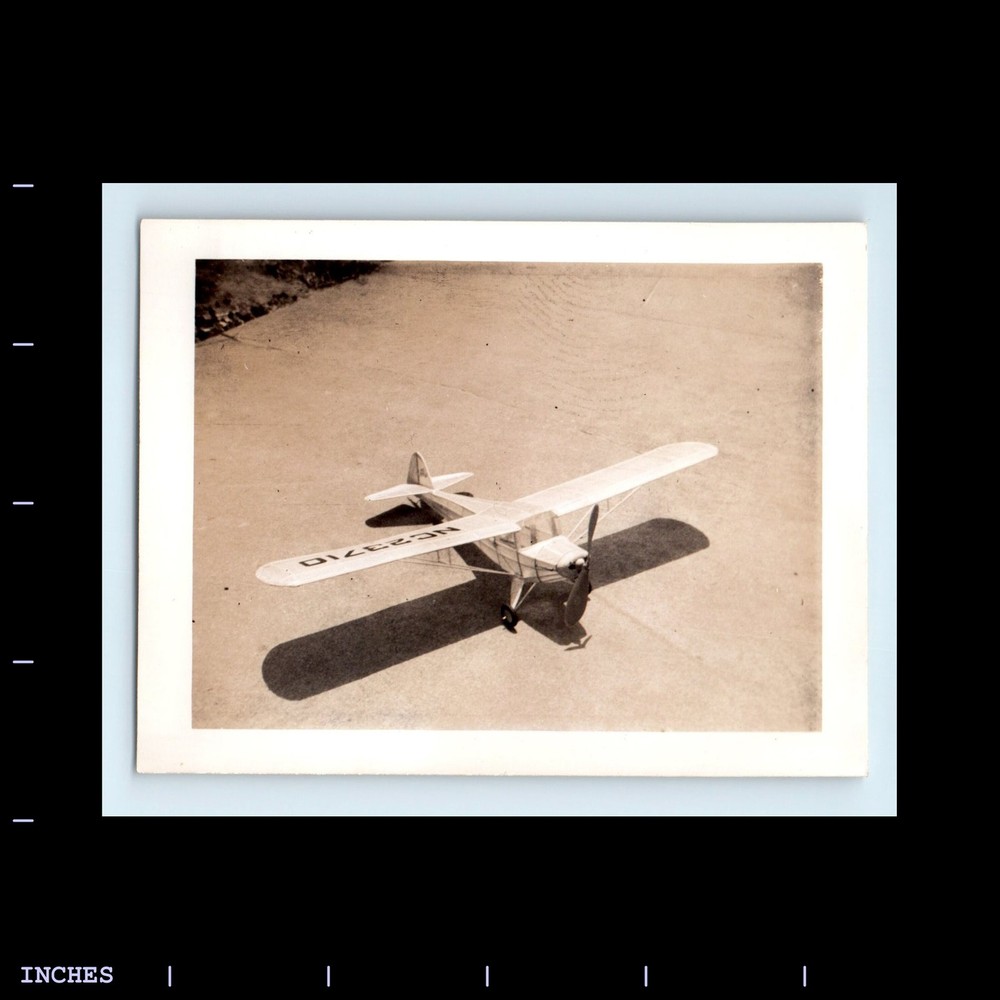 Old Vintage Photo MODEL PLANE AIRPLANE AERIAL VIEW 1952 SIAMESE TWIN PIPER CUBS