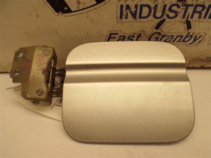 TL        2006 Fuel Filler Door 174082