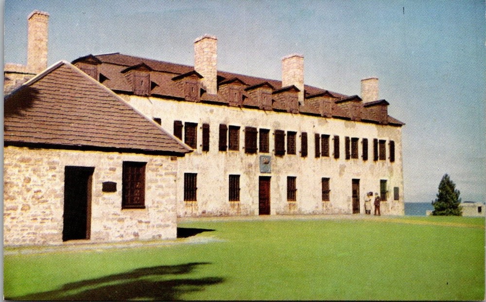 Old Fort Niagara French Castle Youngstown NY Vintage Postcard 1940s-60s