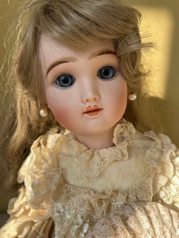 antique style doll cream colored dress #afe224