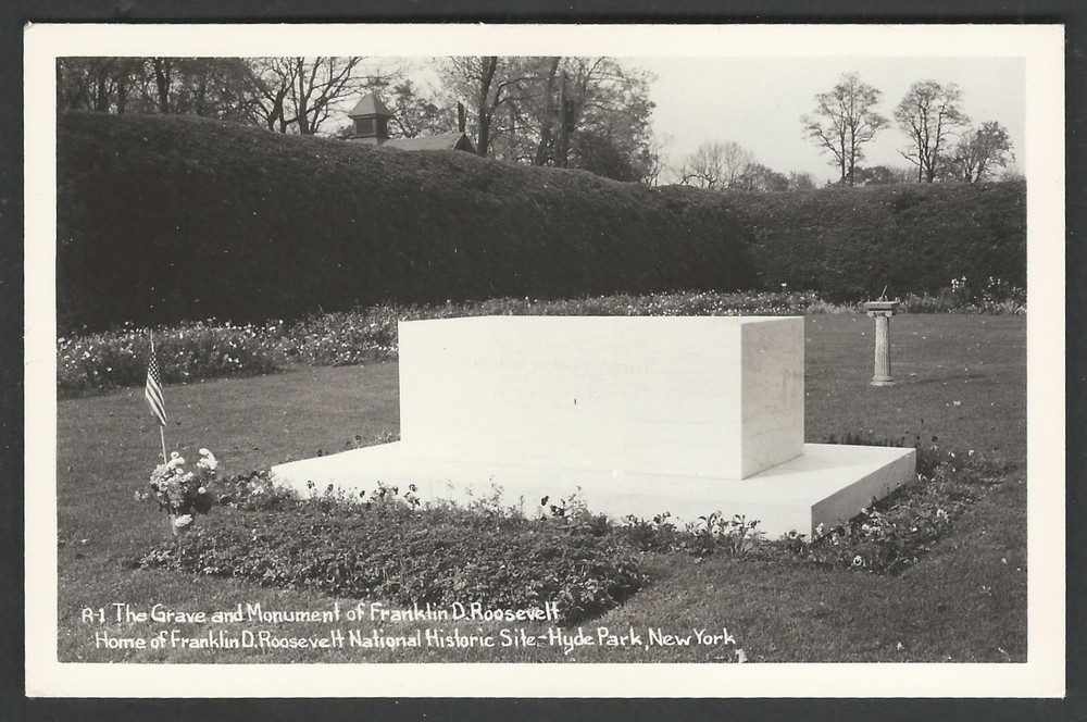 HYDE PARK NY Franklin D. Roosevelt Grave RPPC 1930-1950 Real Photo Postcard